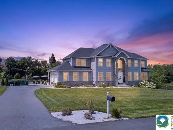 1333 Colony Ln, Pen Argyl, PA 18072