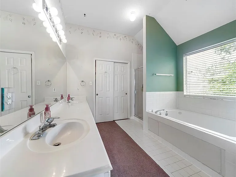 25719 Bearborough Dr — Photo 22