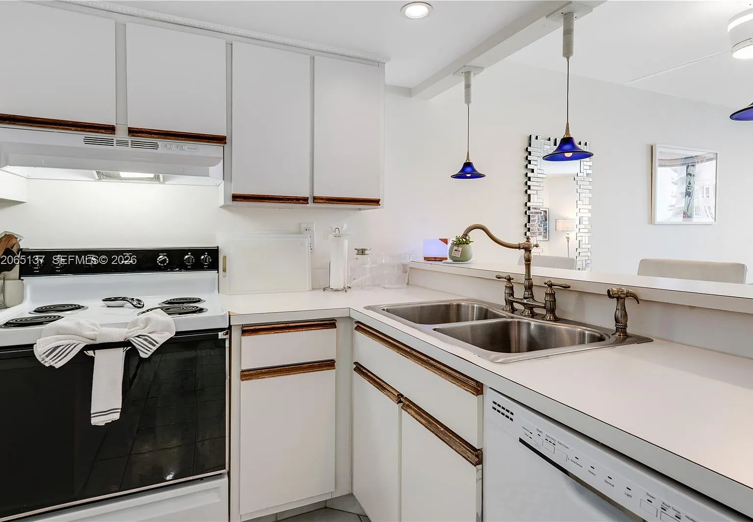 Brickell Key Ii Condo — Photo 4
