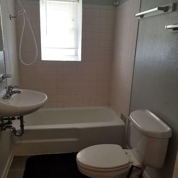 2nd image of 118 E Saint Louis St #A
