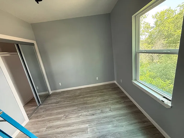 208 Roberts St #B — Photo 8