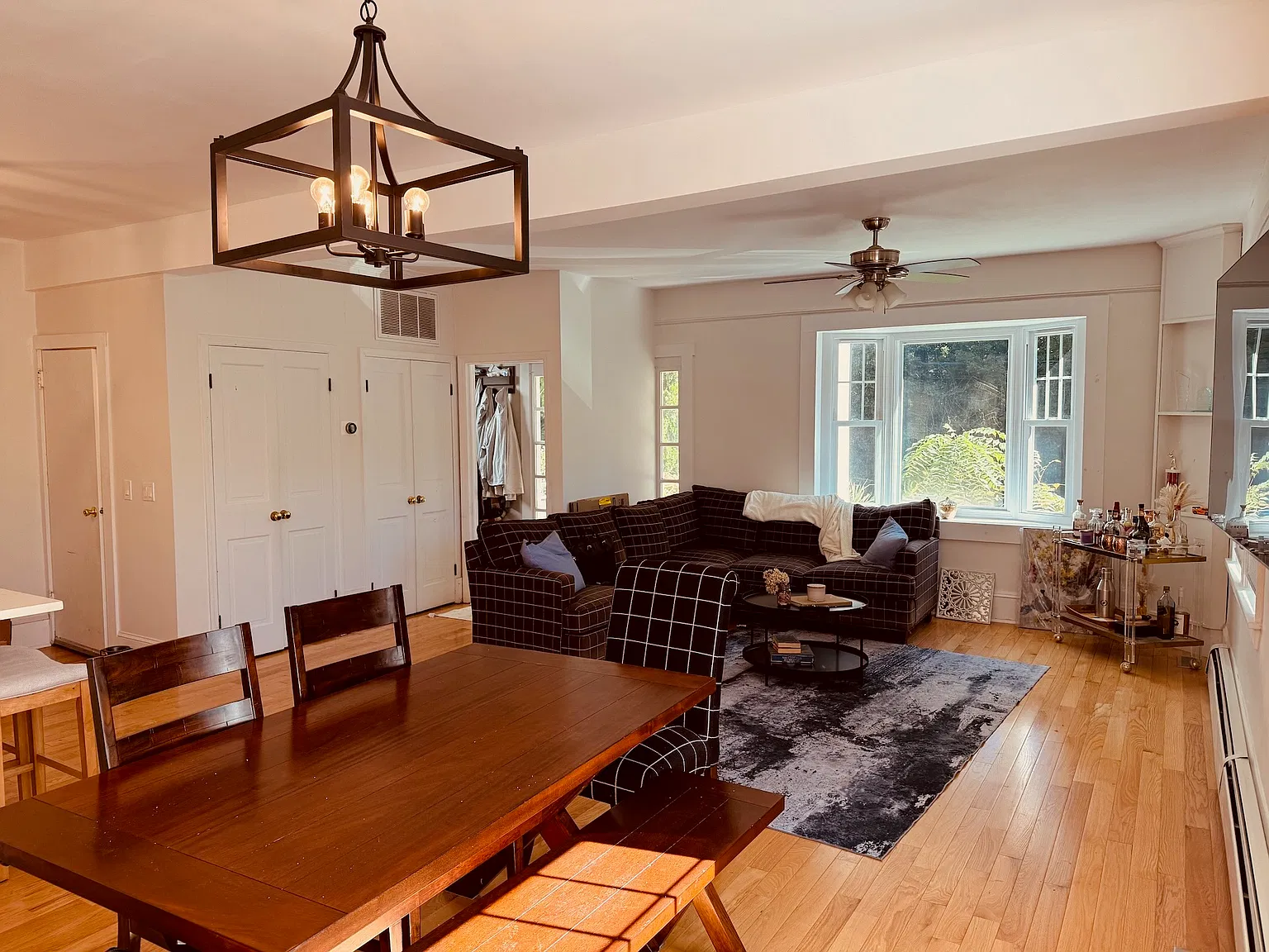 3 bed, 1700 sqft, $6,400 — Photo 3