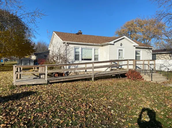 300 1st Ave, Mendota, IL 61342