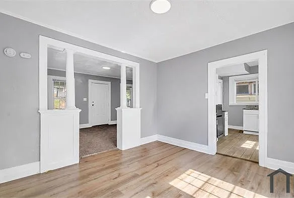5137 Saint Clair St — Photo 8