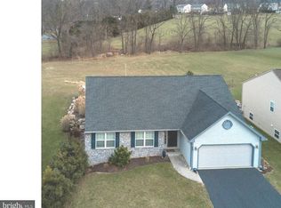 1017 Victoria Dr, Reading, PA 19605