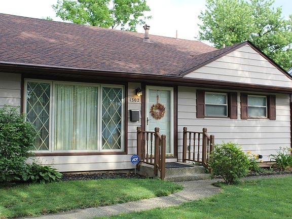 2nd image of 1302 Manfeld Dr