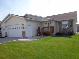 2908 Buckskin Rd, Mandan, ND 58554