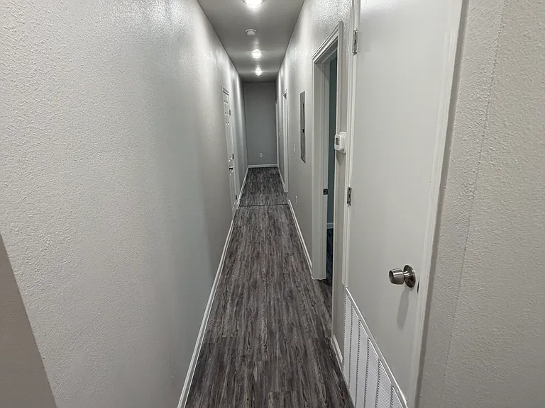 1623 W Ashby Pl — Photo 23