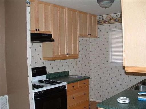 5th image of 105 SANDY OAKS