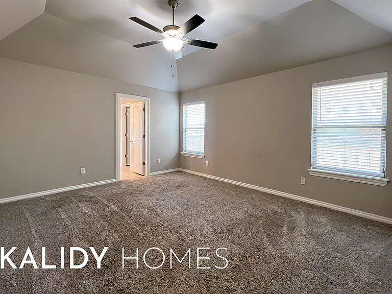 3324 Lola Ct — Photo 16