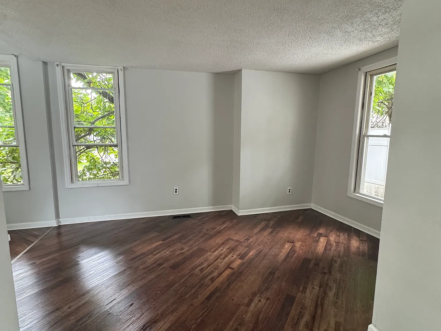 2 bed, 710 sqft, $1,000 — Photo 4