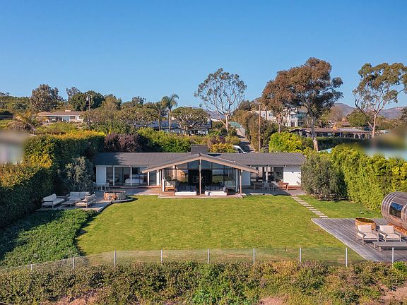 3rd image of 29046 Cliffside Dr