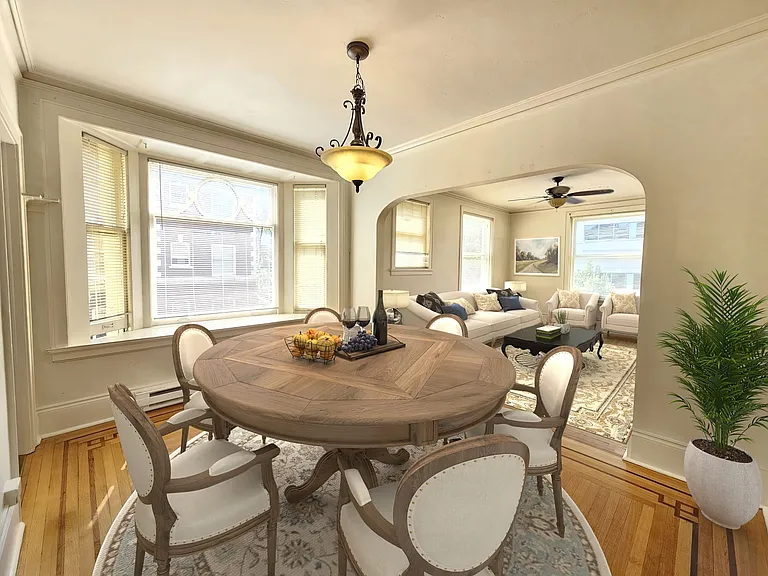 Knickerbocker Apartments — Photo 9