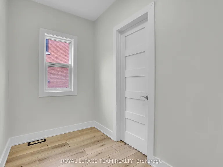 531 McLeod St #A — Photo 16