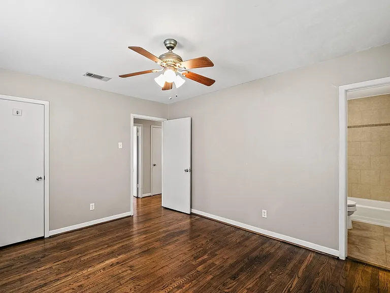 8729 Dunlap St — Photo 10