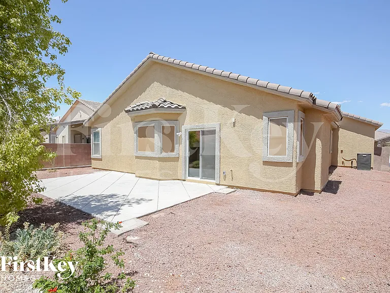 609 Fiesta Del Rey Ave — Photo 15