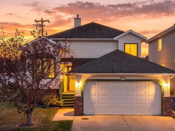 184 N Hidden Cir NW, Calgary, AB T3A 5G8