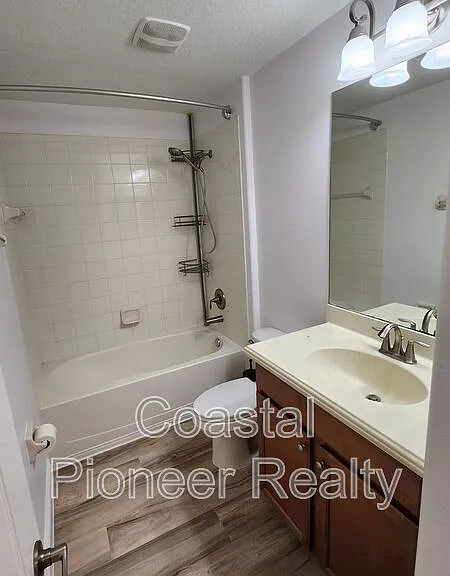 11404 Holmbridge Ln — Photo 12