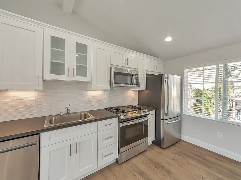 1928 Monterey Blvd — Photo 11