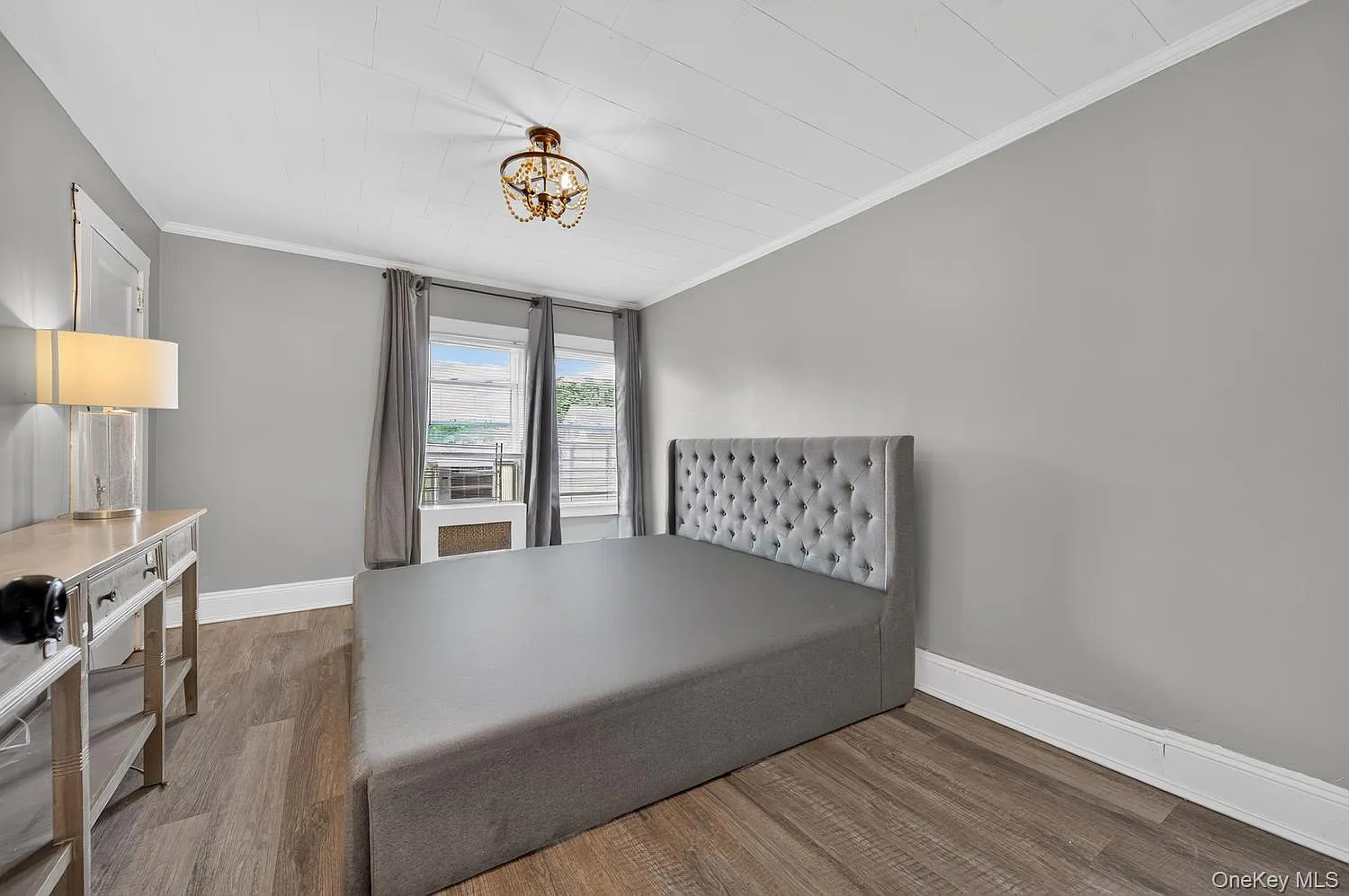 2 bed, 1.0 bath, $3,200 — Photo 4