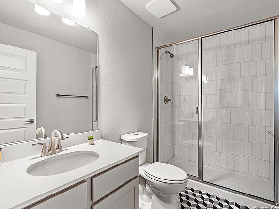 5th image of 415 Ira Ave UNIT 2102