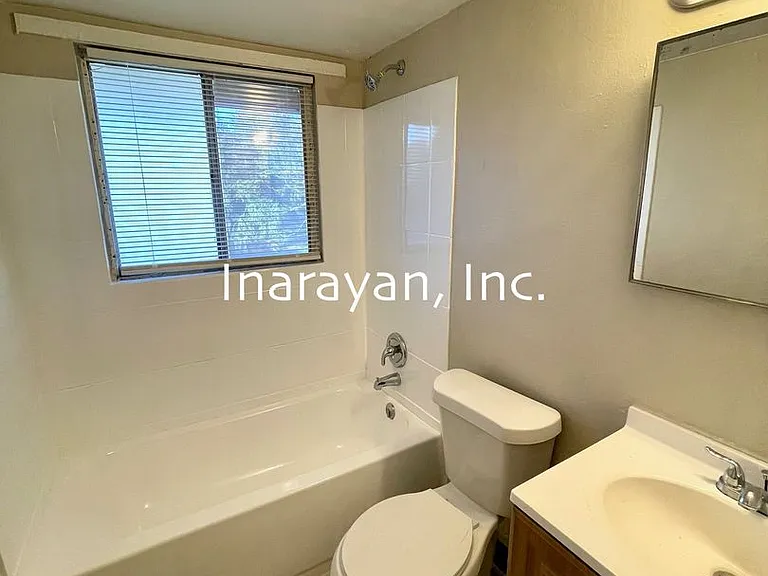 1011 Dewitt Dr #1013 — Photo 11