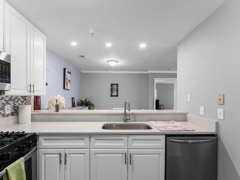 6600 Lake Park Dr #103 — Photo 5
