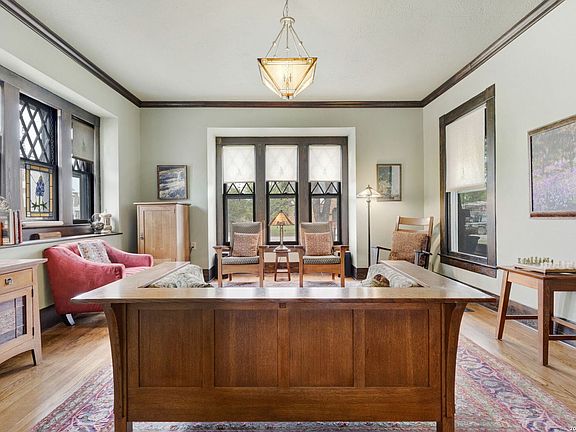 5th image of 1102 S College St.