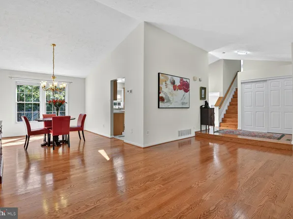 17813 Cottonwood Ter, Gaithersburg, MD 20877