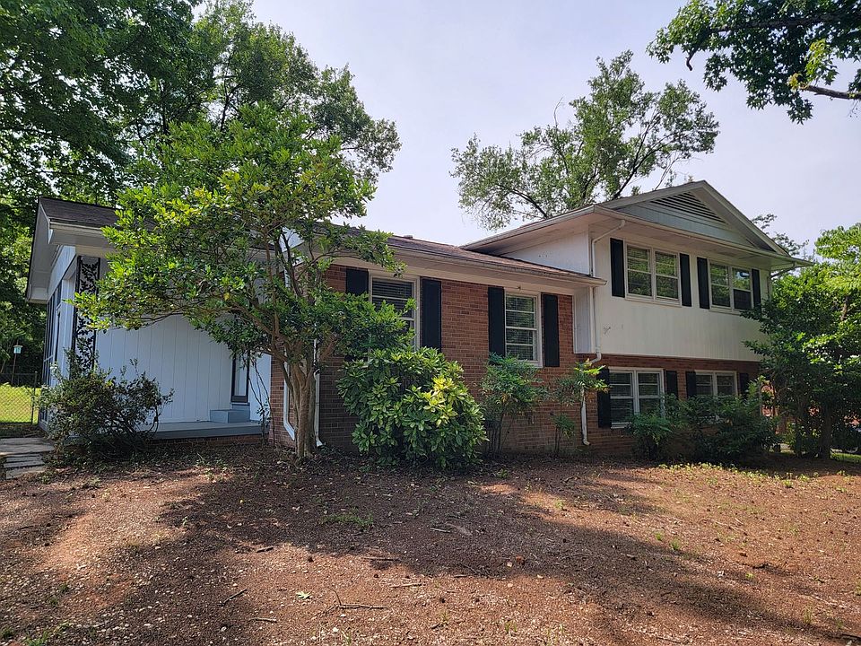 1st image of 3023 Robin Hood Dr