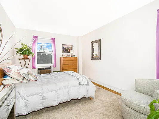 Sold by Douglas Elliman | media 18