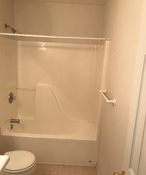 704 Dover Ct — Photo 11