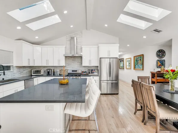 18016 Collins St, Encino, CA 91316