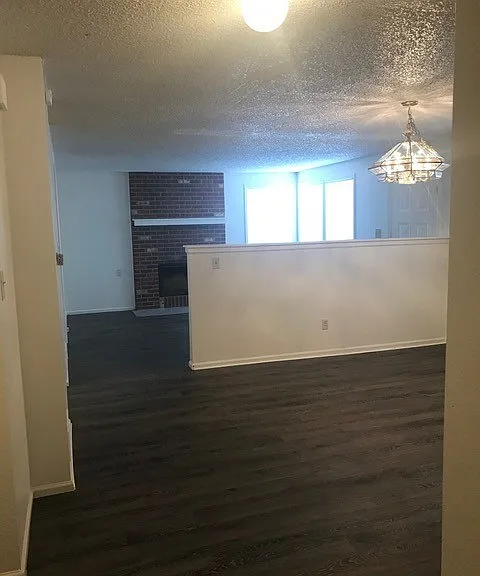 1732 Cambridge Dr — Photo 2
