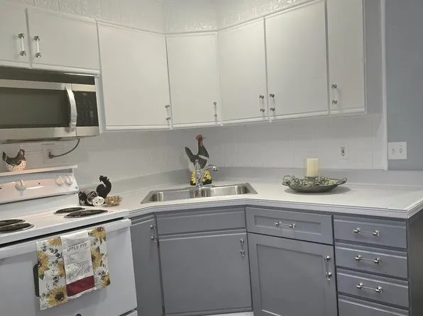 4550 Glenalda Dr, Clarkston, MI 48346