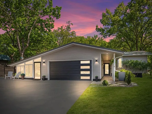 2405 Woodcrest Drive, Portage, WI 53901