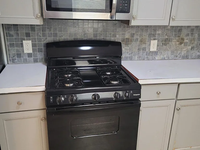 2334 N Gratz St — Photo 14