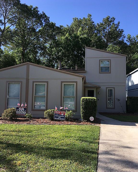 2nd image of 1707 NE 40th Pl