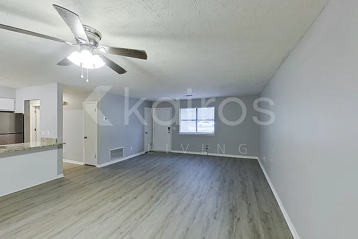 3 bed, 1.5 bath, 1084 sqft, $1,645 — Photo 3