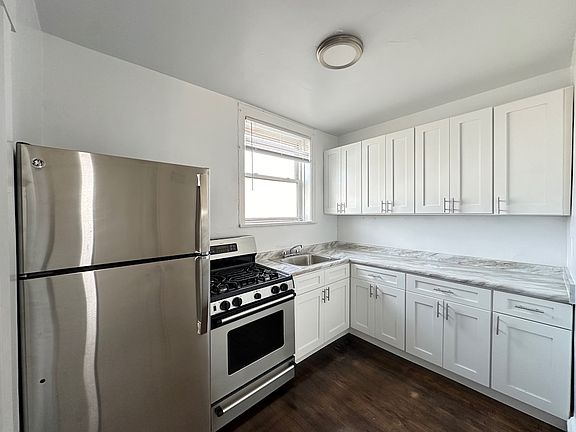 2nd image of 6945 N Paulina St #4