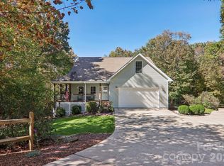 6 Wagon Trce, Flat Rock, NC 28731
