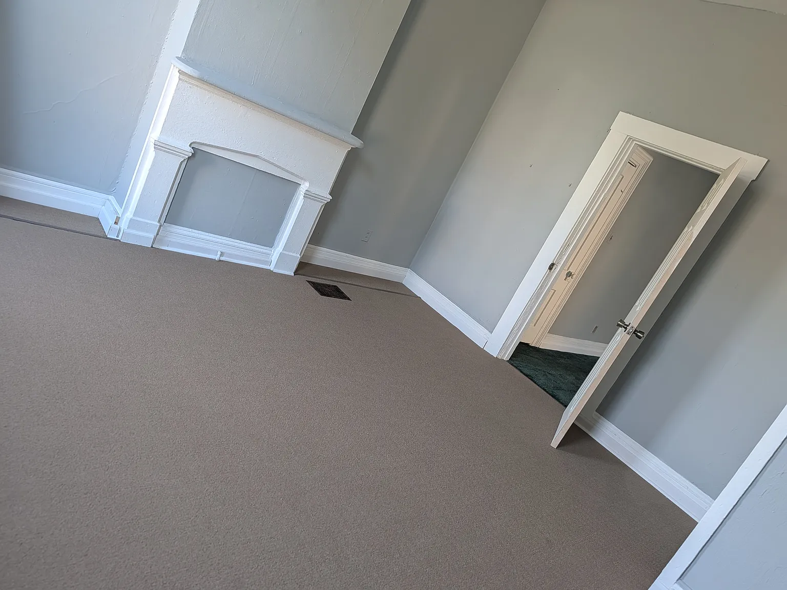 3 bed, 1100 sqft, $925 — Photo 2