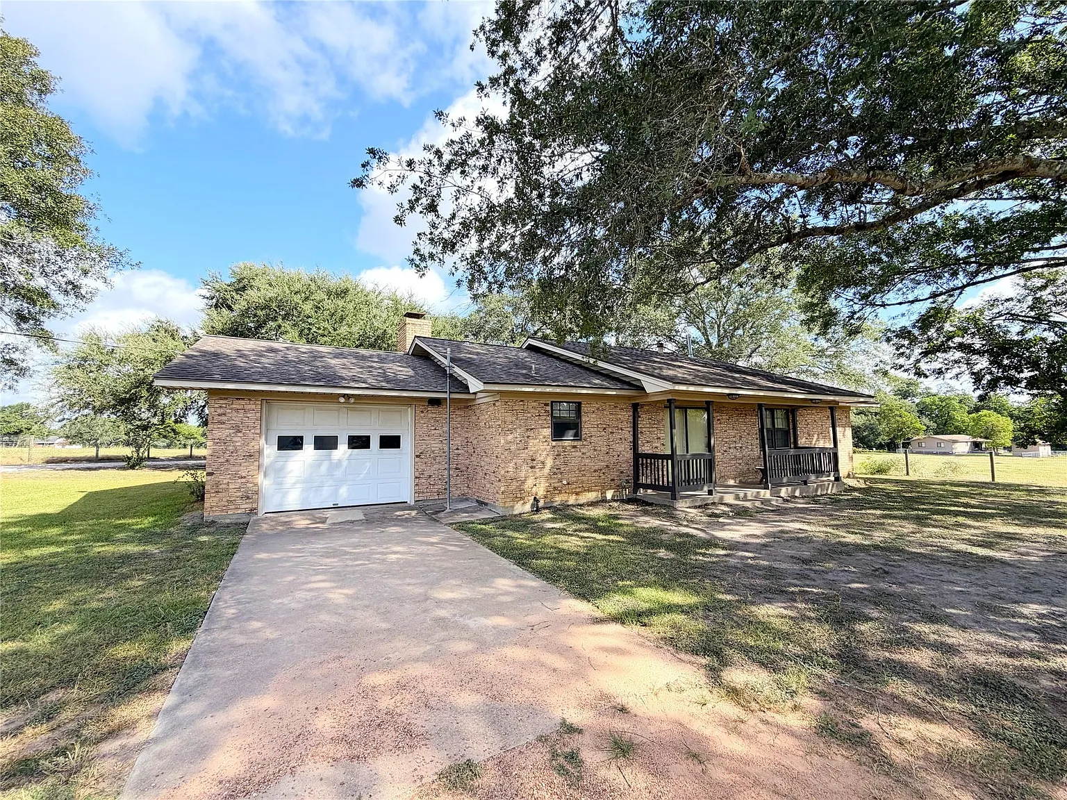 2 bed, 2.0 bath, 1322 sqft, $1,700 — Photo 1