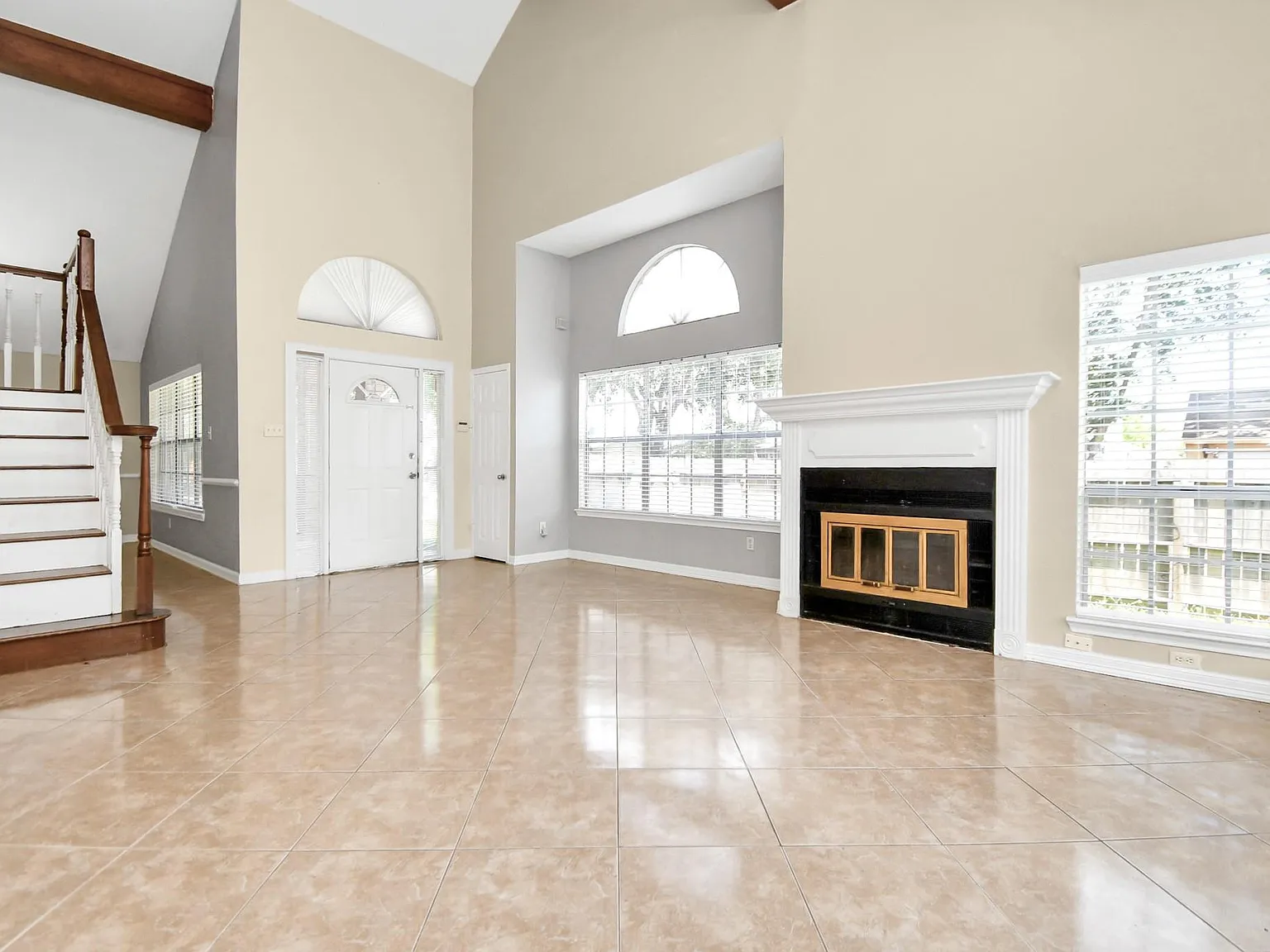 3 bed, 2.5 bath, 1552 sqft, $1,975 — Photo 2