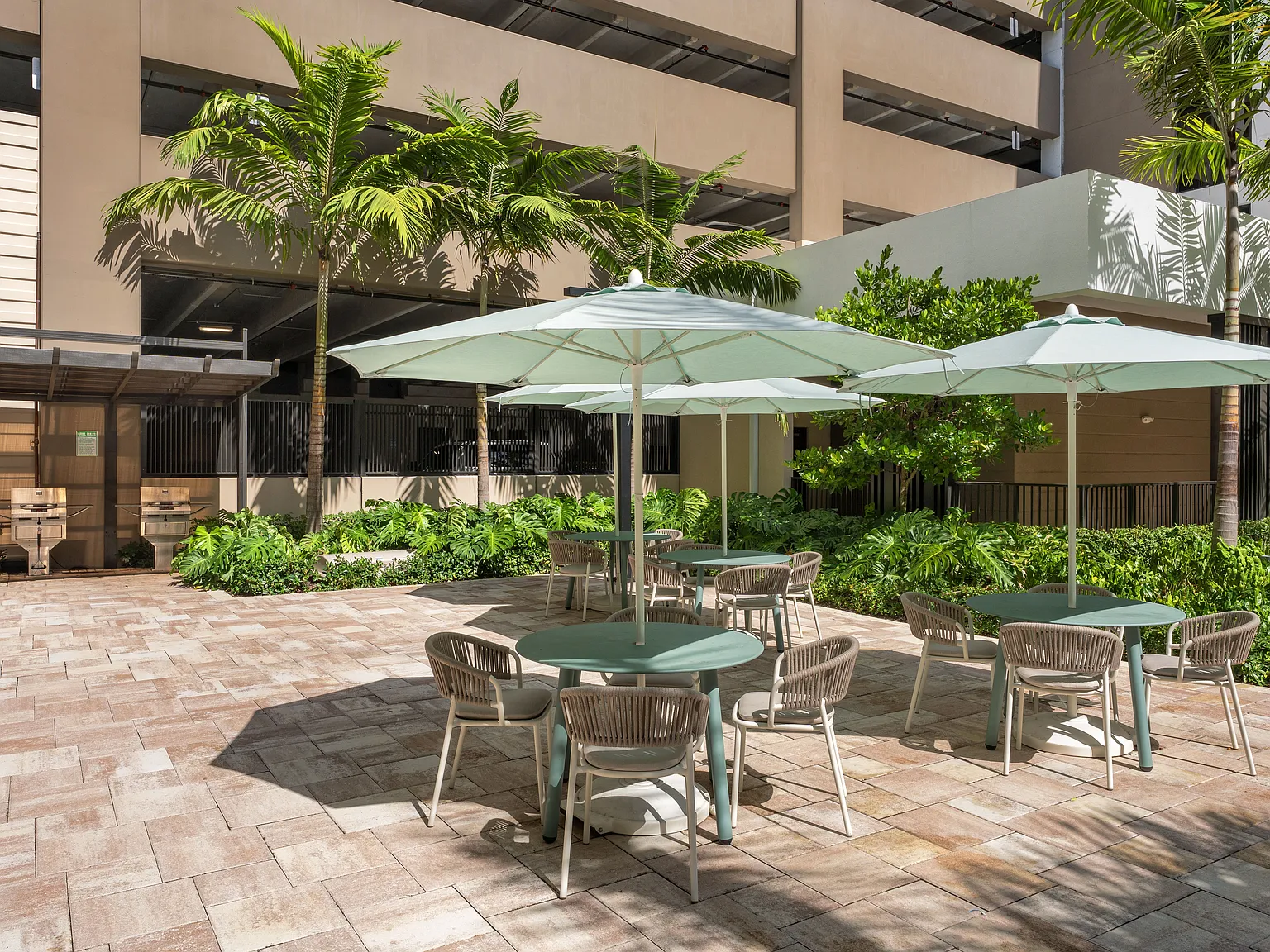 Alvista Bay Pointe — Photo 1
