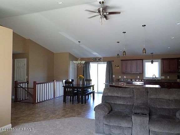 4th image of 105 Eastwood Dr