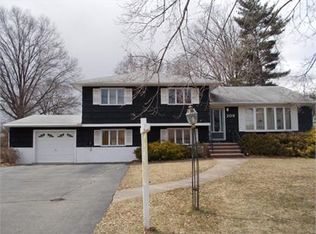 209 Church Ln, Wayne, NJ 07470