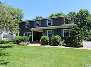 516 Roslyn Rd, Williston Park, NY 11596