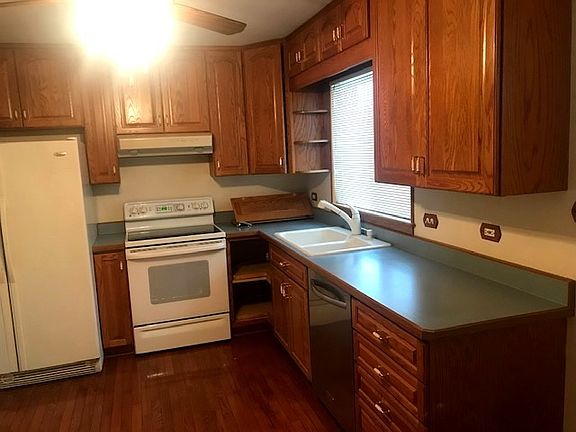 4th image of 230 W Pleasant Hill Blvd