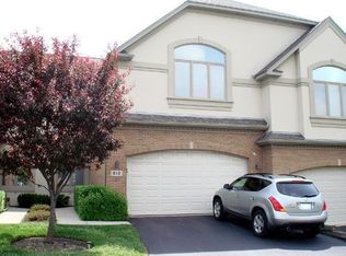 913 W Andover Ct, Palatine, IL 60067